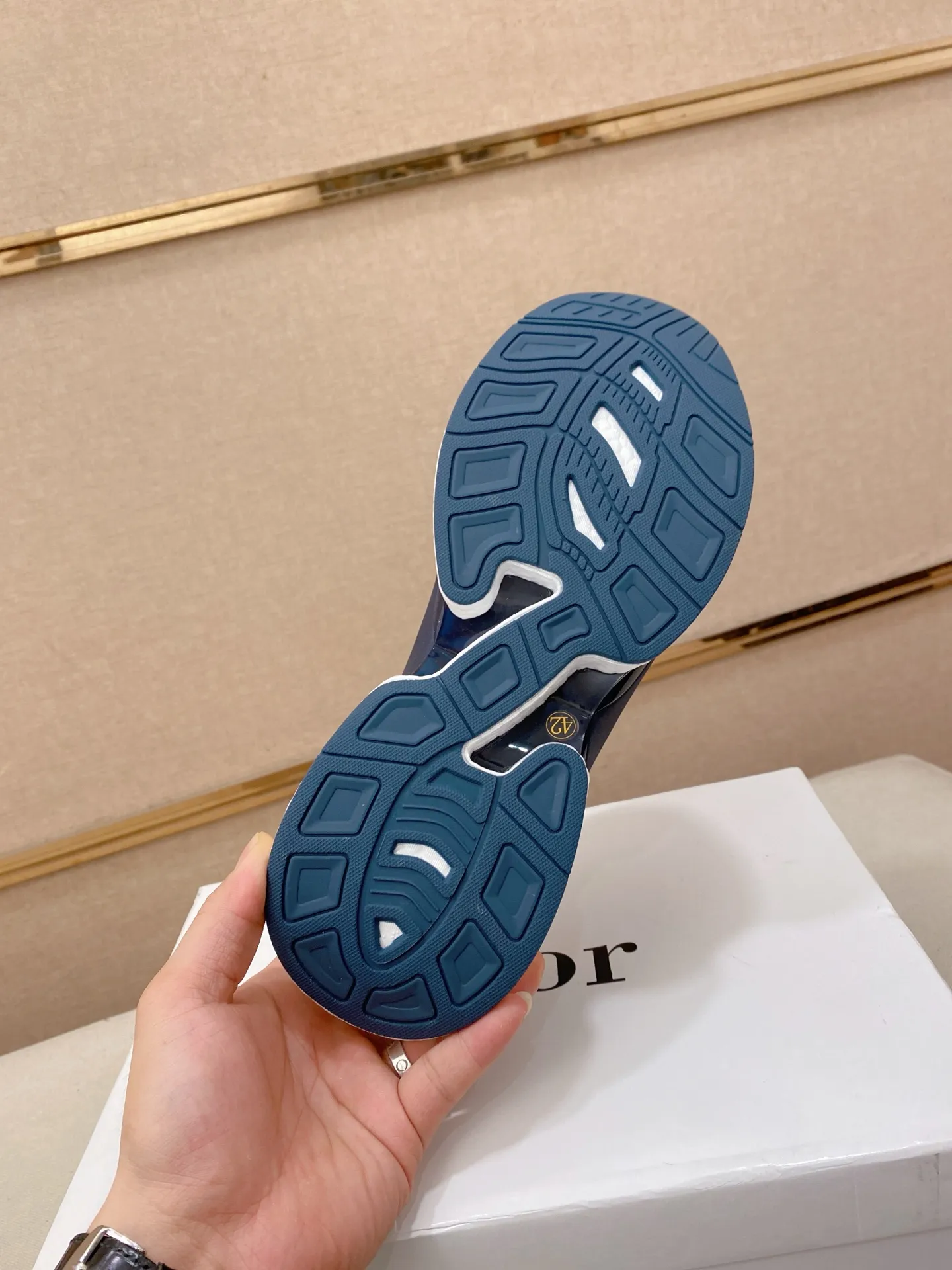 Men's shoes💰 462💰🇮🇹🇮🇹Dior d The new model is on sale at the same time at the counter. The upper 🇮🇹 is imported Italian first-layer cowhide, and the lining is fully imported sheepskin 💪💪. It is a complete 1⃣️ to 1⃣️ replica 🇮🇹💪💪, ⚠ Sole: The original sole is specially provided by the original factory. The exclusive movable molded sole is super comfortable. ⚠Original factory single goods, 🔍🔍high quality, you can enter and leave the counter at will, welcome to compare⚠. Code number:38-44